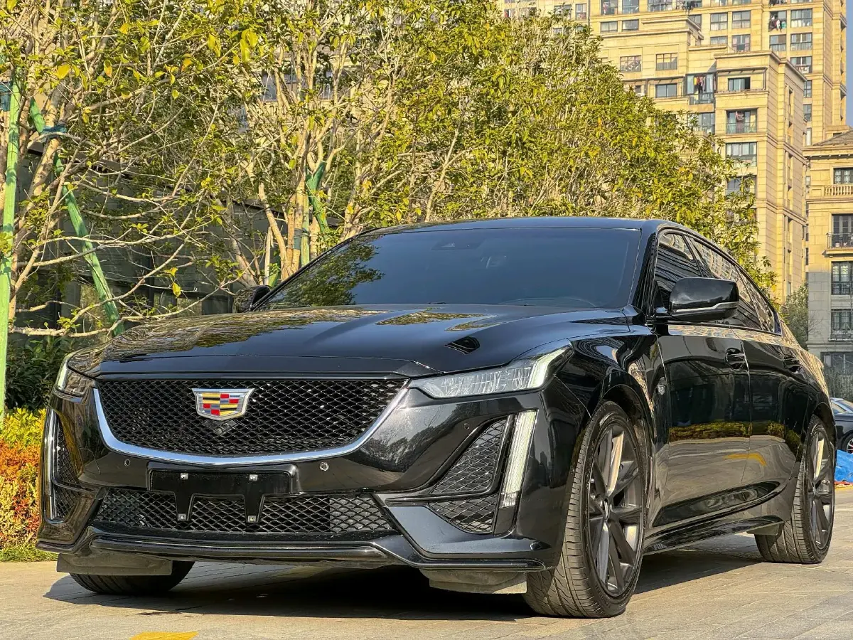 2022 Cadillac CT5 2.0T 237HP L4 10AT