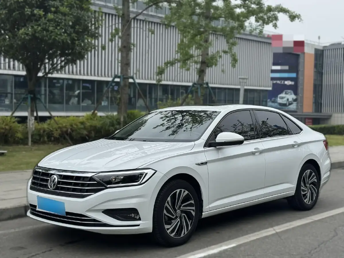 2022 Volkswagen Sagitar 1.4T 150HP L4 7DCT