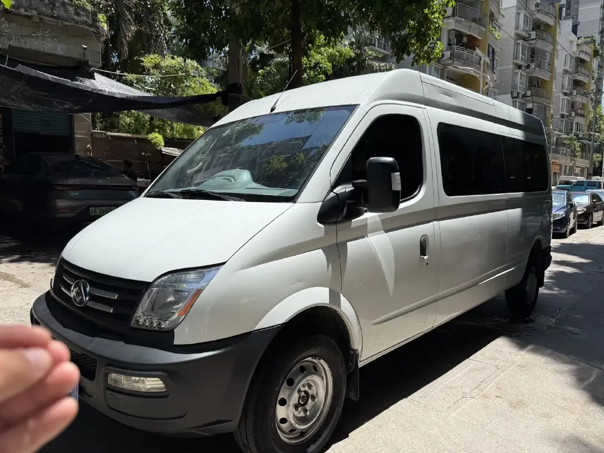 2020 MAXUS XinTu V80 2.5T 136HP L4 6MT