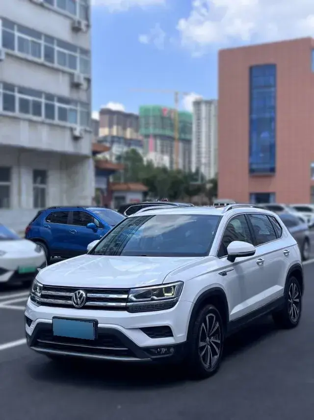 2019 Volkswagen Tharu 2.0T 186HP L4 7DCT