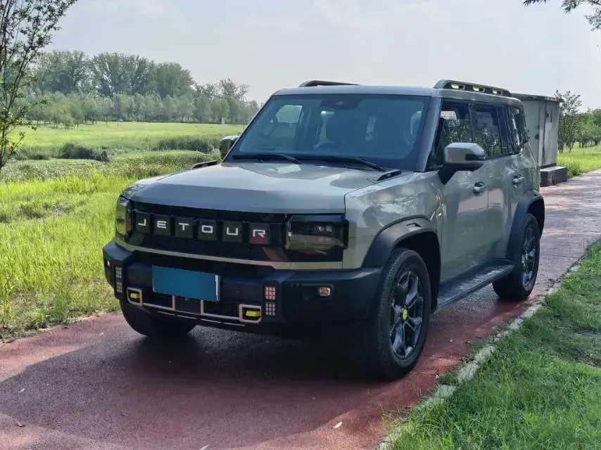 2023 Jetour Traveller 2.0T 254HP L4 8AT