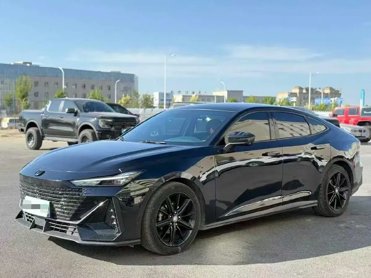 2022 ChangAn UNI-V 1.5T 188HP L4 7DCT