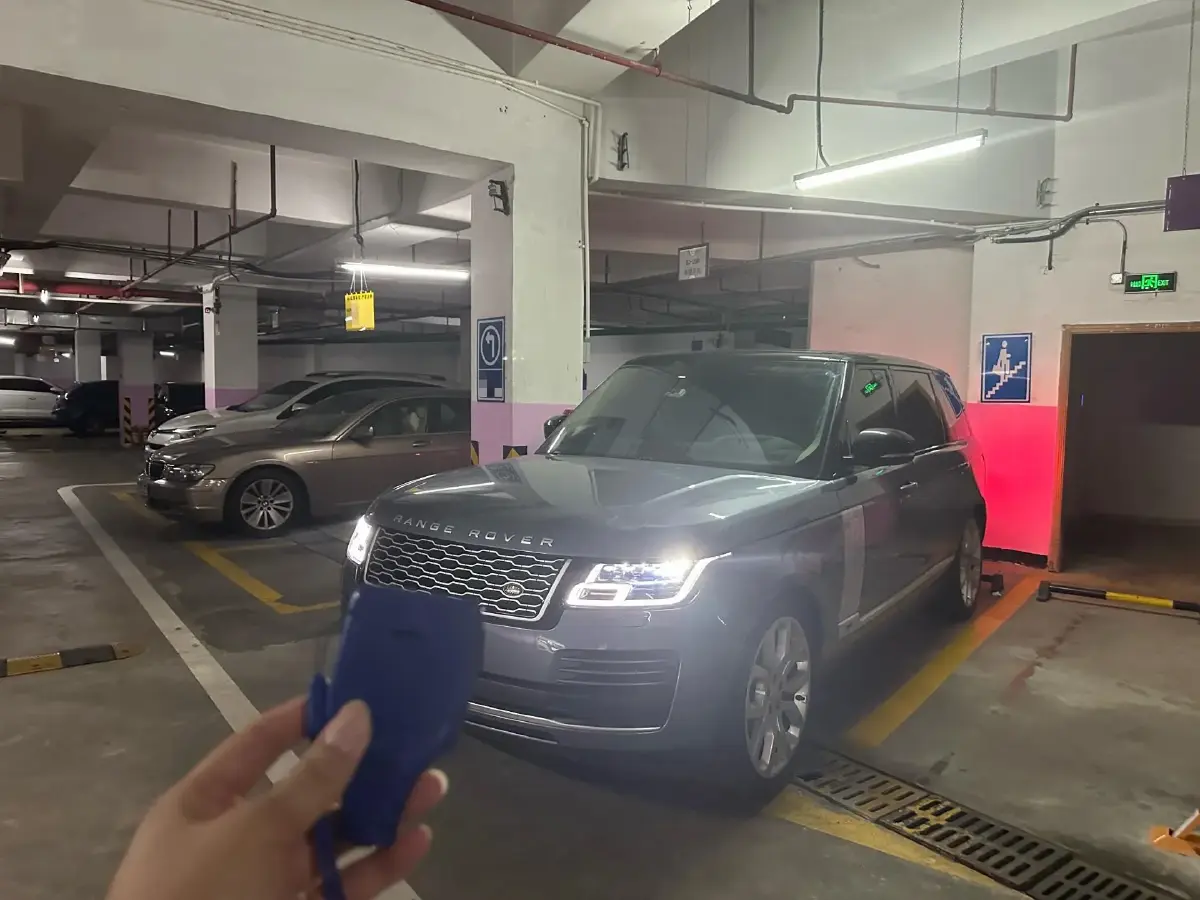 2022 Land Rover Range Rover 3.0T 400HP L6 8AT