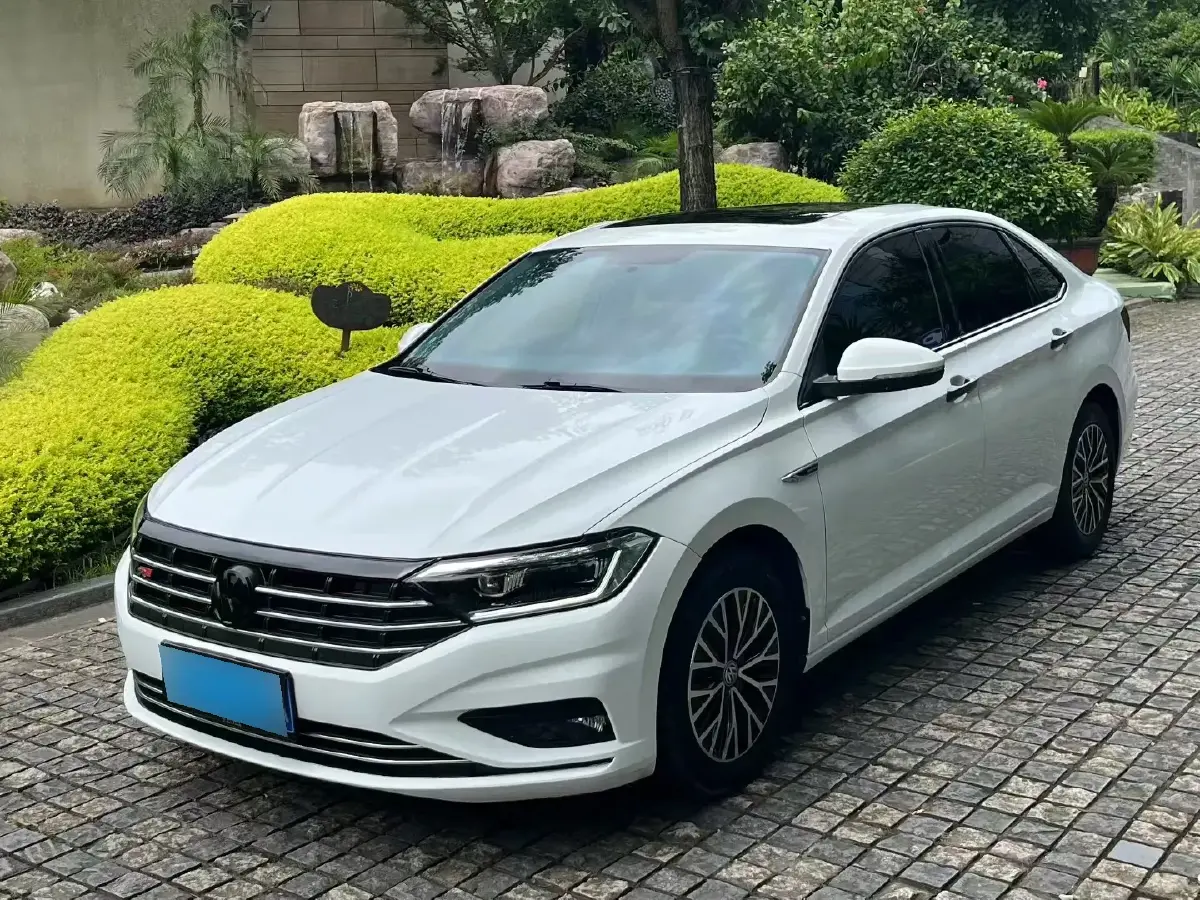 2020 Volkswagen Sagitar 1.2T 116HP L4 5MT