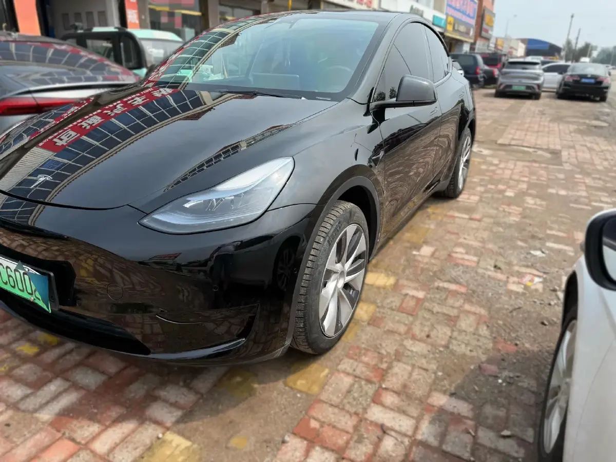 2022 Tesla Model Y BEV 60KWH