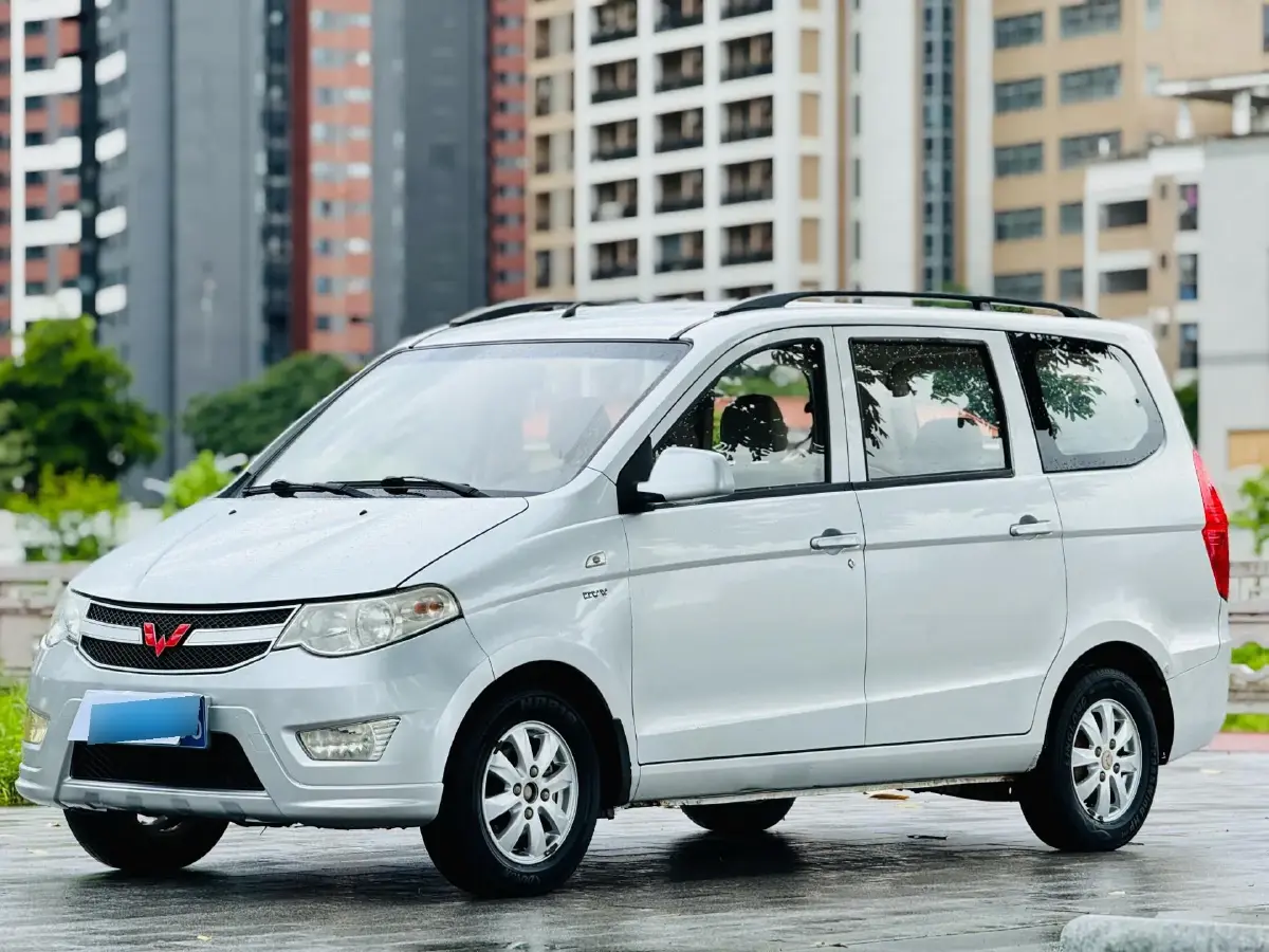 2019 WuLing HongGuang Plus 1.5T 147HP L4 6MT