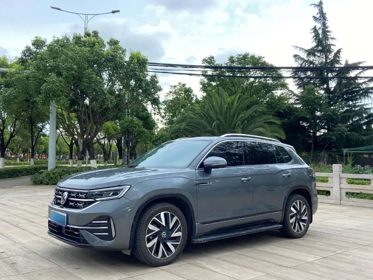 2023 Volkswagen Tayron 2.0T 186HP L4 7DCT