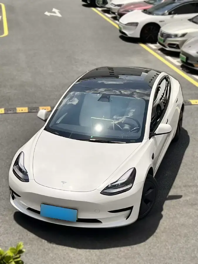 2022 Tesla Model 3 BEV 60KWH