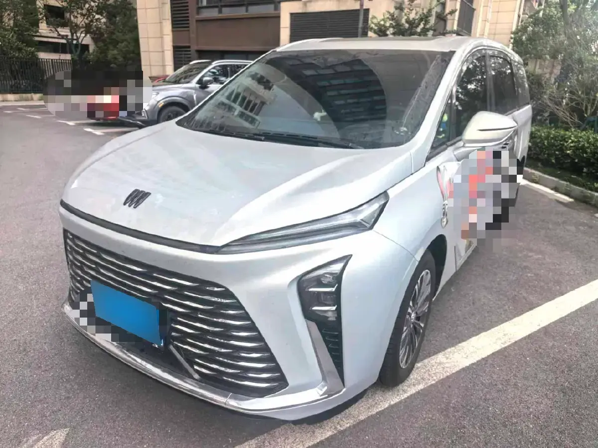 2025 Buick GL8 2.0T 237HP L4 9AT