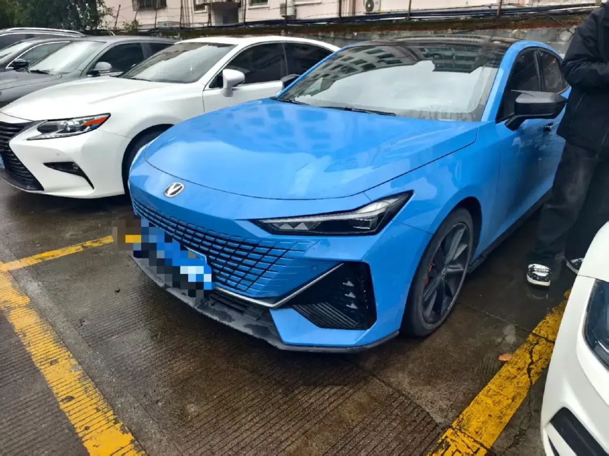 2022 ChangAn UNI-V 1.5T 188HP L4 7DCT