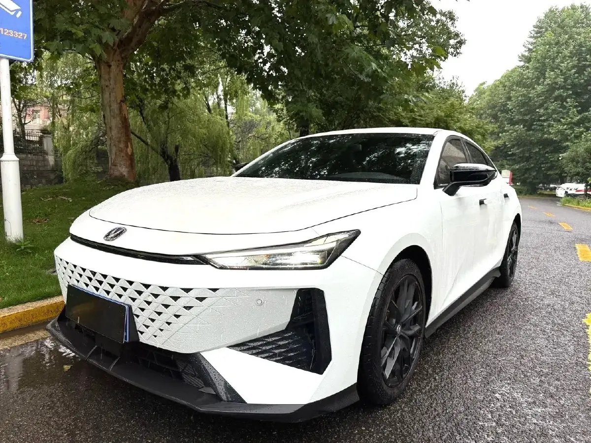 2024 ChangAn UNI-V 1.5T 188HP L4 7DCT