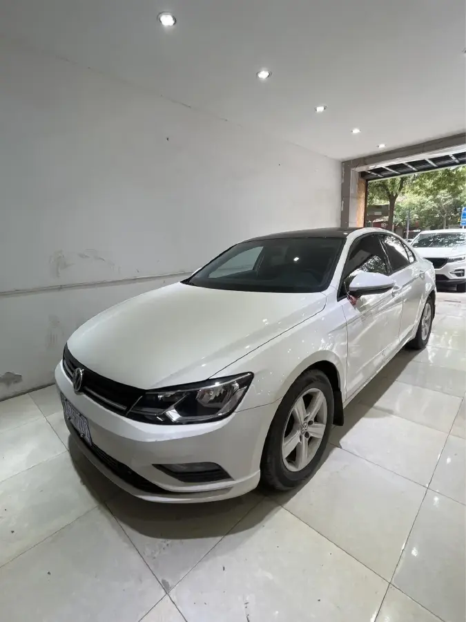 2017 Volkswagen Lamando 1.4T 131HP L4 7DCT