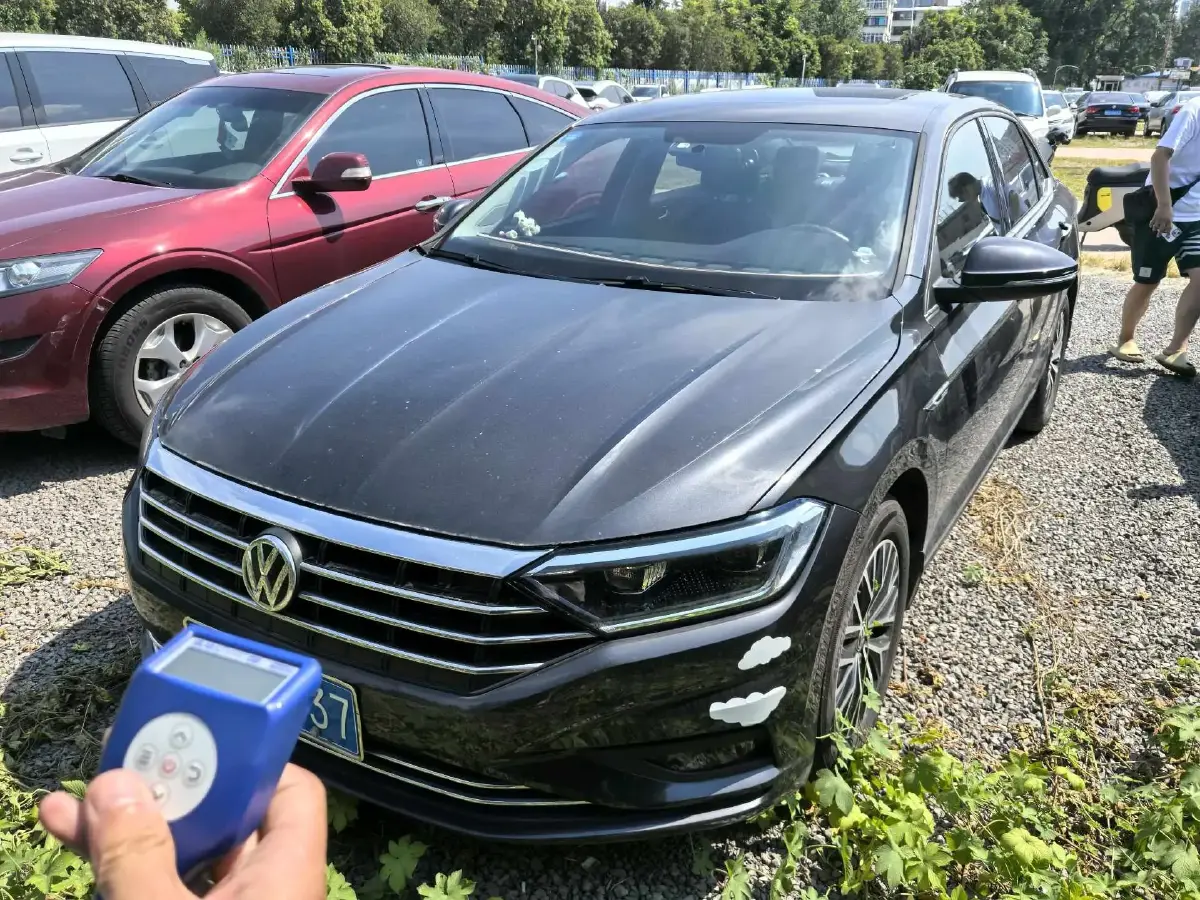 2019 Volkswagen Sagitar 1.2T 116HP L4 5MT