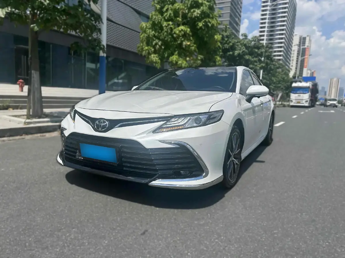 2021 Toyota Camry 2.5L 209HP L4 8AT