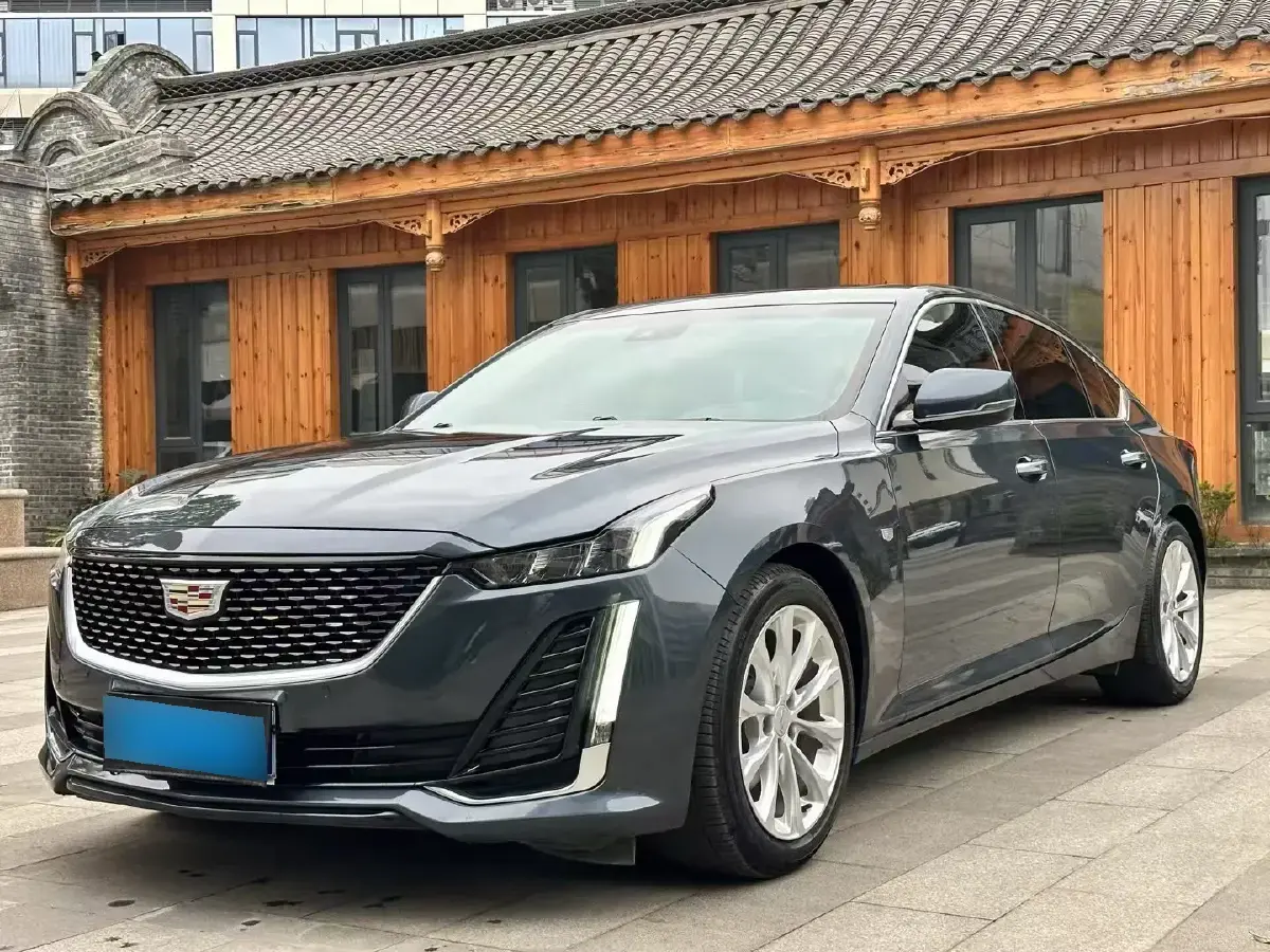 2022 Cadillac CT5 2.0T 237HP L4 10AT