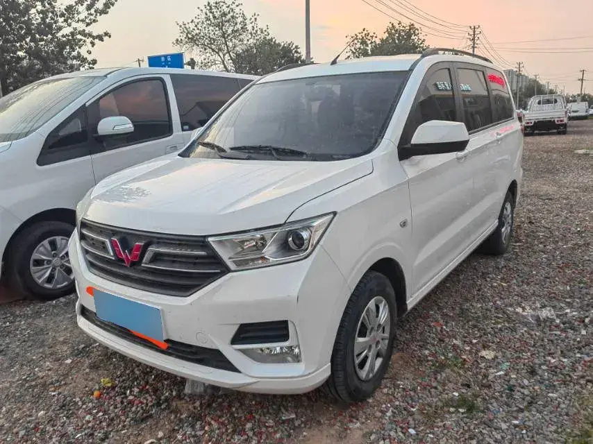 2021 WuLing HongGuang 1.5L 99HP L4 6MT