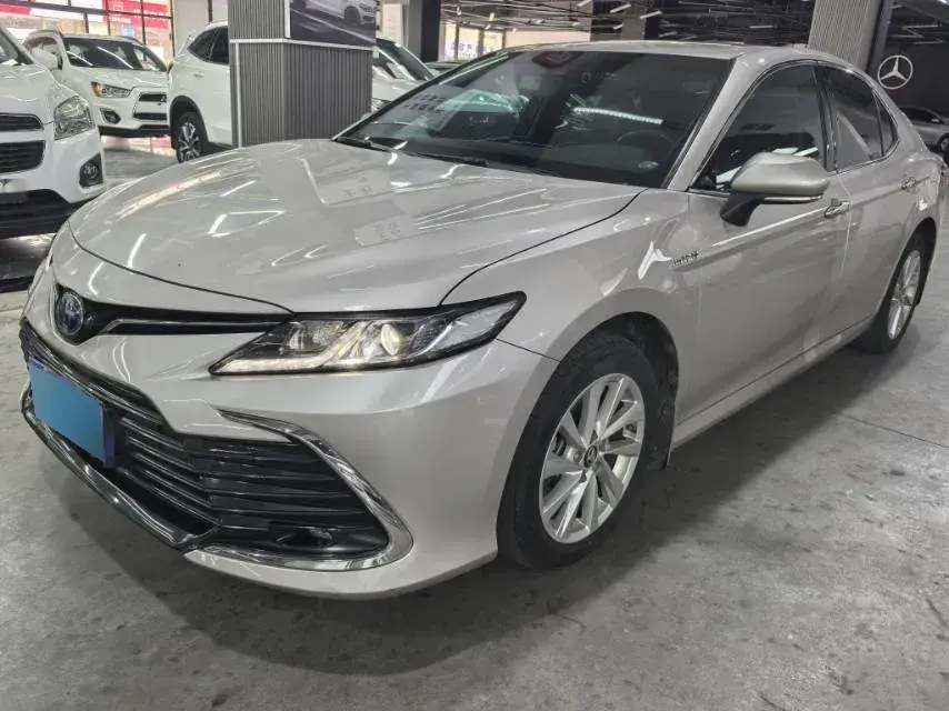 2021 Toyota Camry 2.5L 178HP L4 E-CVT Hybrid