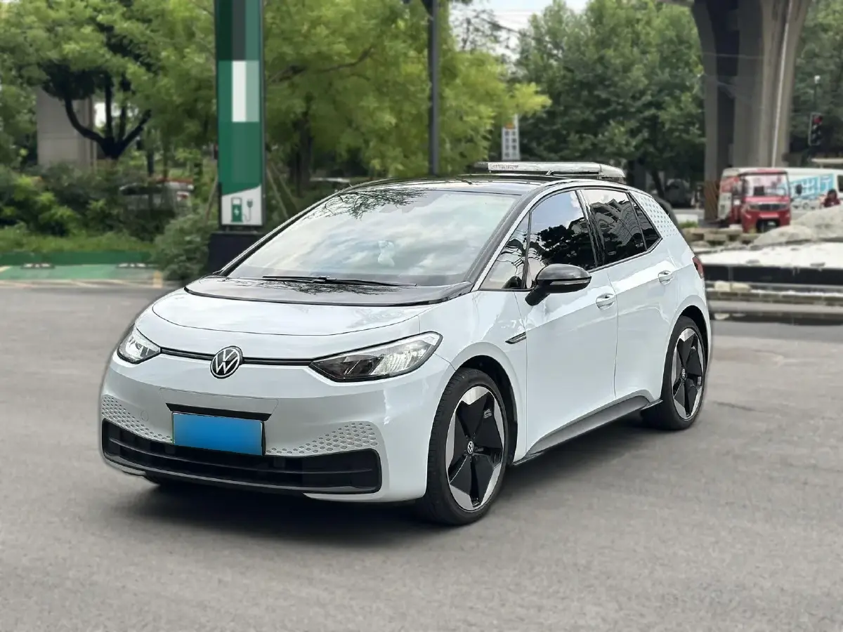 2023 Volkswagen ID.3 BEV 52.8KWH