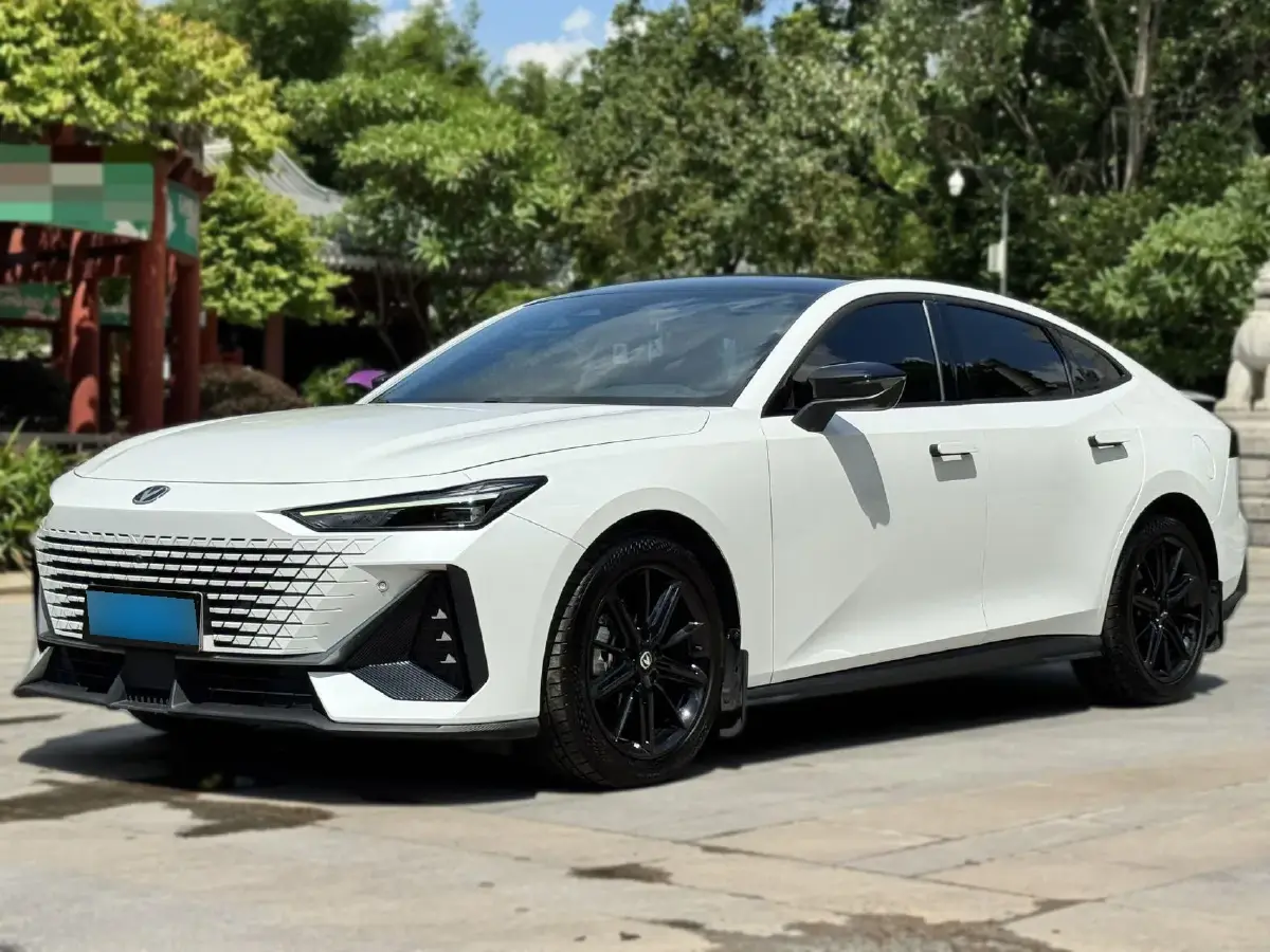 2023 ChangAn UNI-V 1.5T 188HP L4 7DCT
