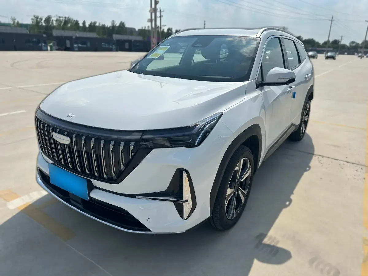 2025 Geely StarRay 1.5T 181HP L4 7DCT