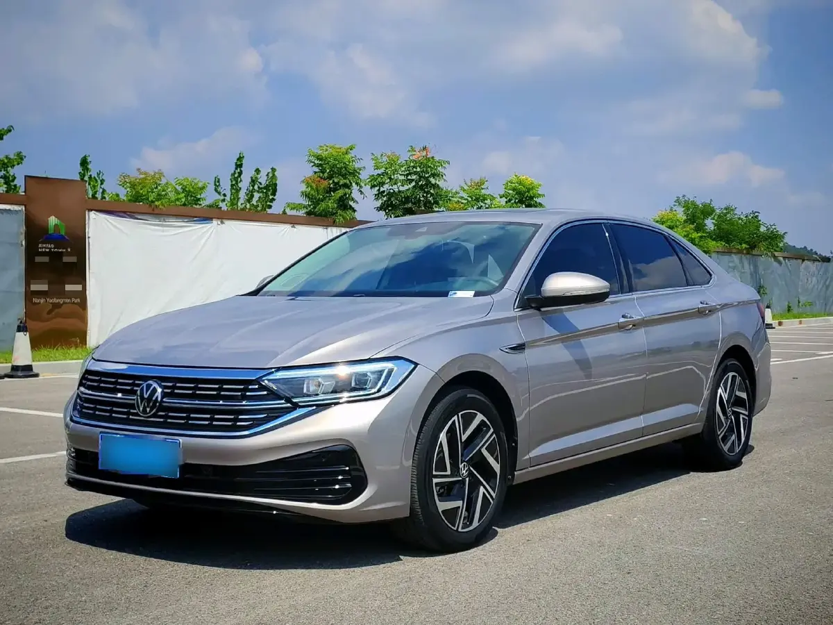 2023 Volkswagen Sagitar 1.5T 160HP L4 7DCT