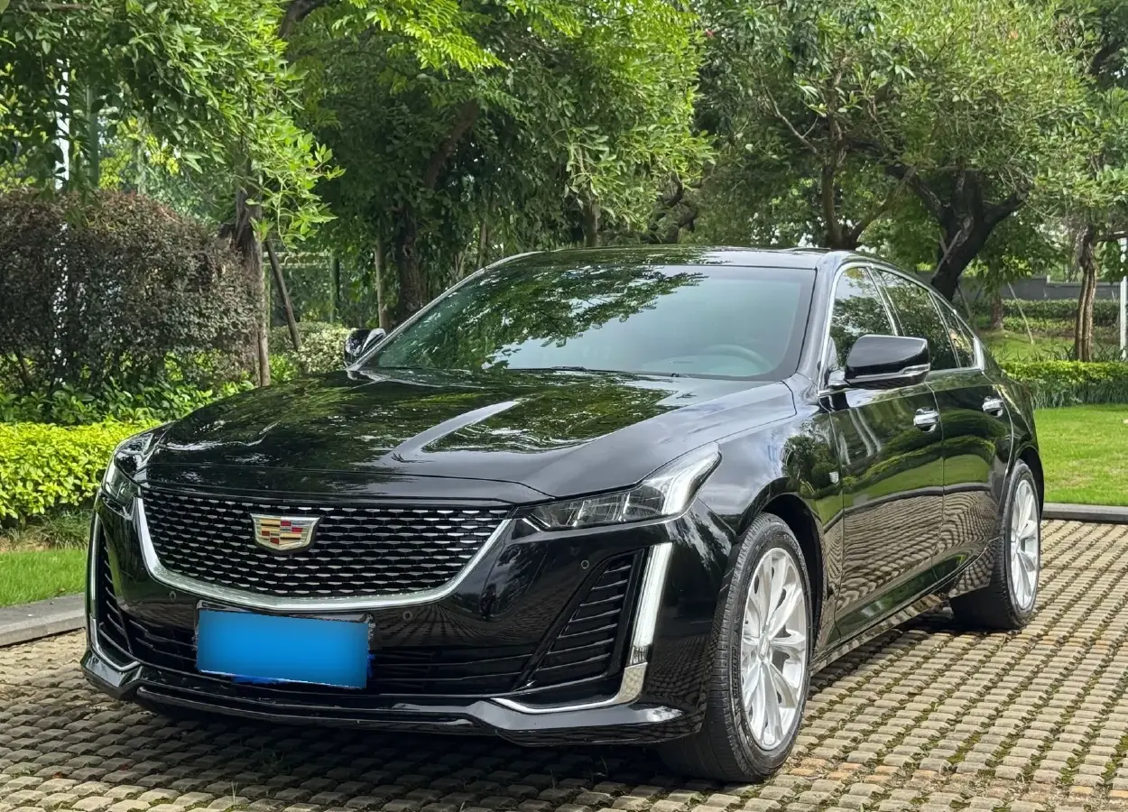 2023 Cadillac CT5 2.0T 237HP L4 10AT