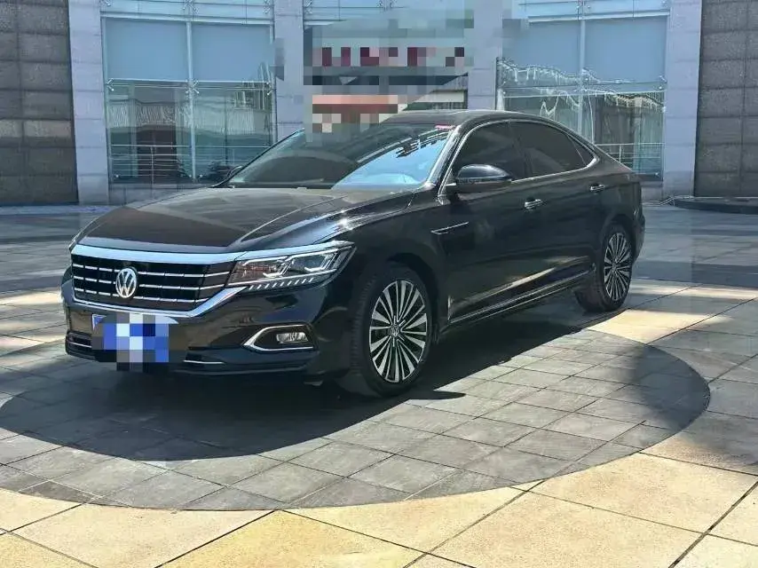 2019 Volkswagen Passat 2.0T 220HP L4 7DCT