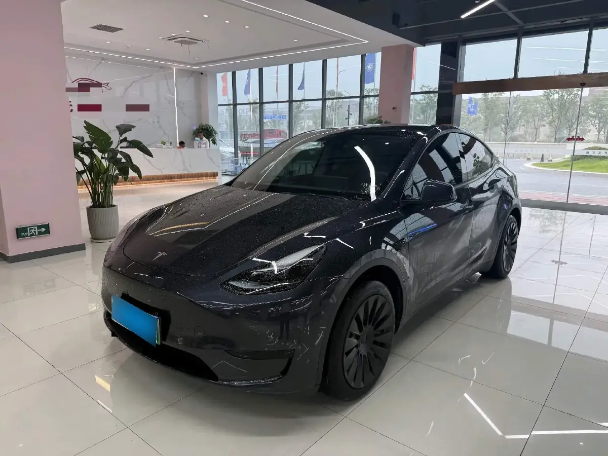 2024 Tesla Model Y BEV 60KWH