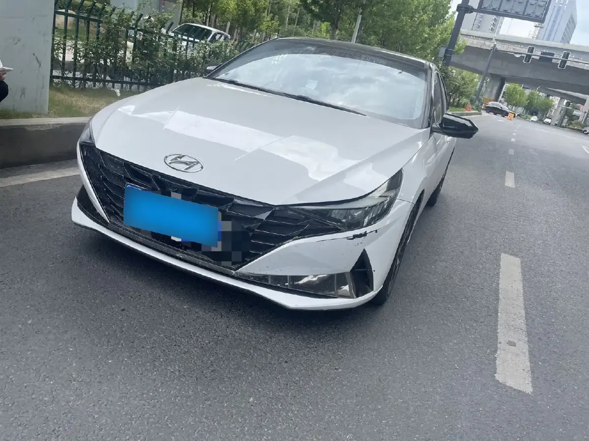 2021 Hyundai Elantra 1.5L 115HP L4 CVT