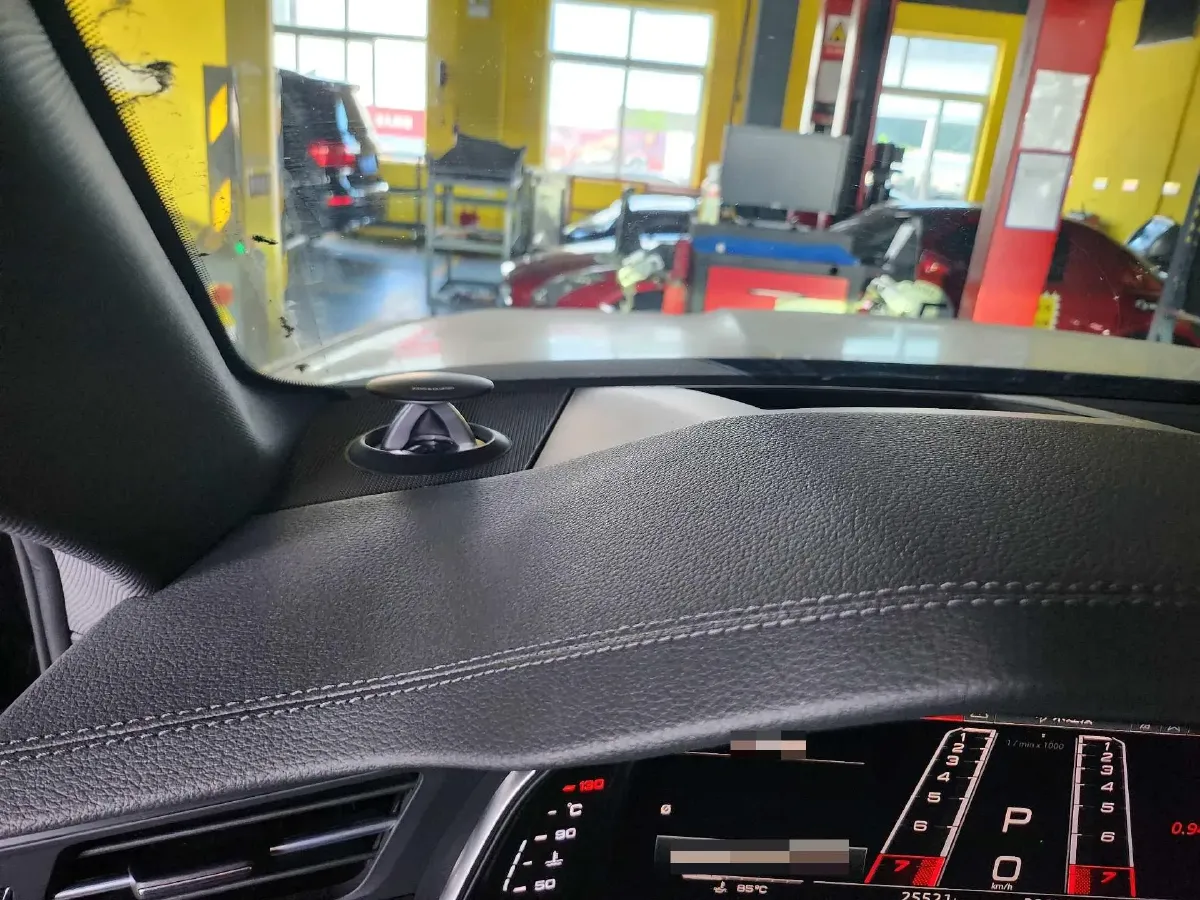 2021 Audi RS 6 4.0T 600HP V8 8AT,autocango,china used car exporter,china ev exporter,chinese used car exporter,chinese used ev exporter