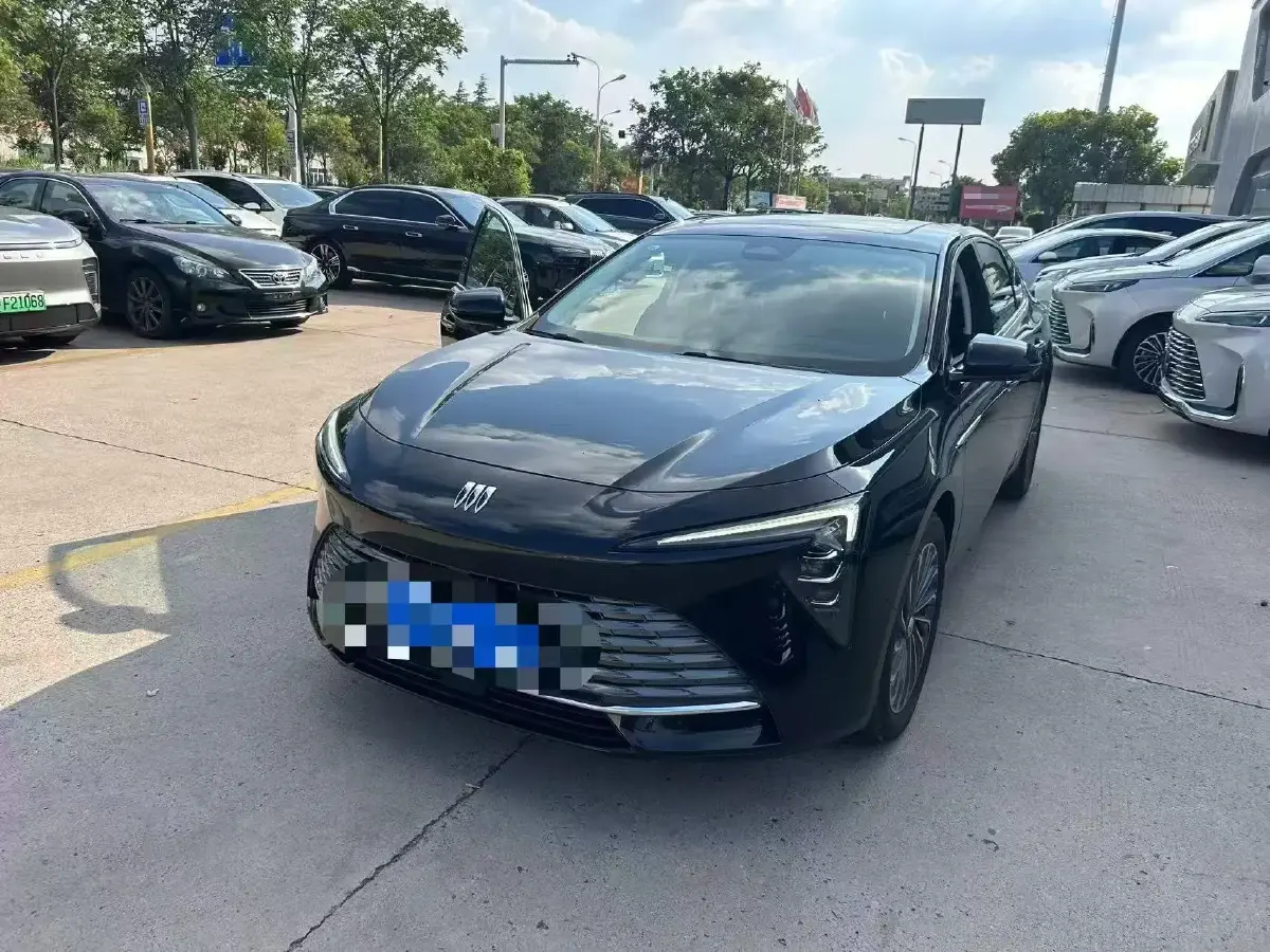 2024 Buick Larcosse 2.0T 237HP L4 9AT