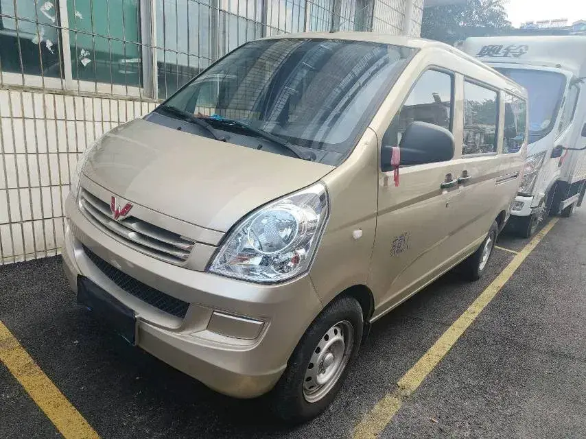 2022 WuLing RongGuang S 1.2L 76HP L4 5MT