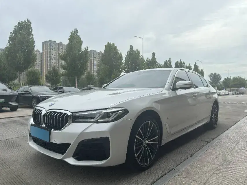 2023 BMW 5 Series 2.0T 245HP L4 8AT