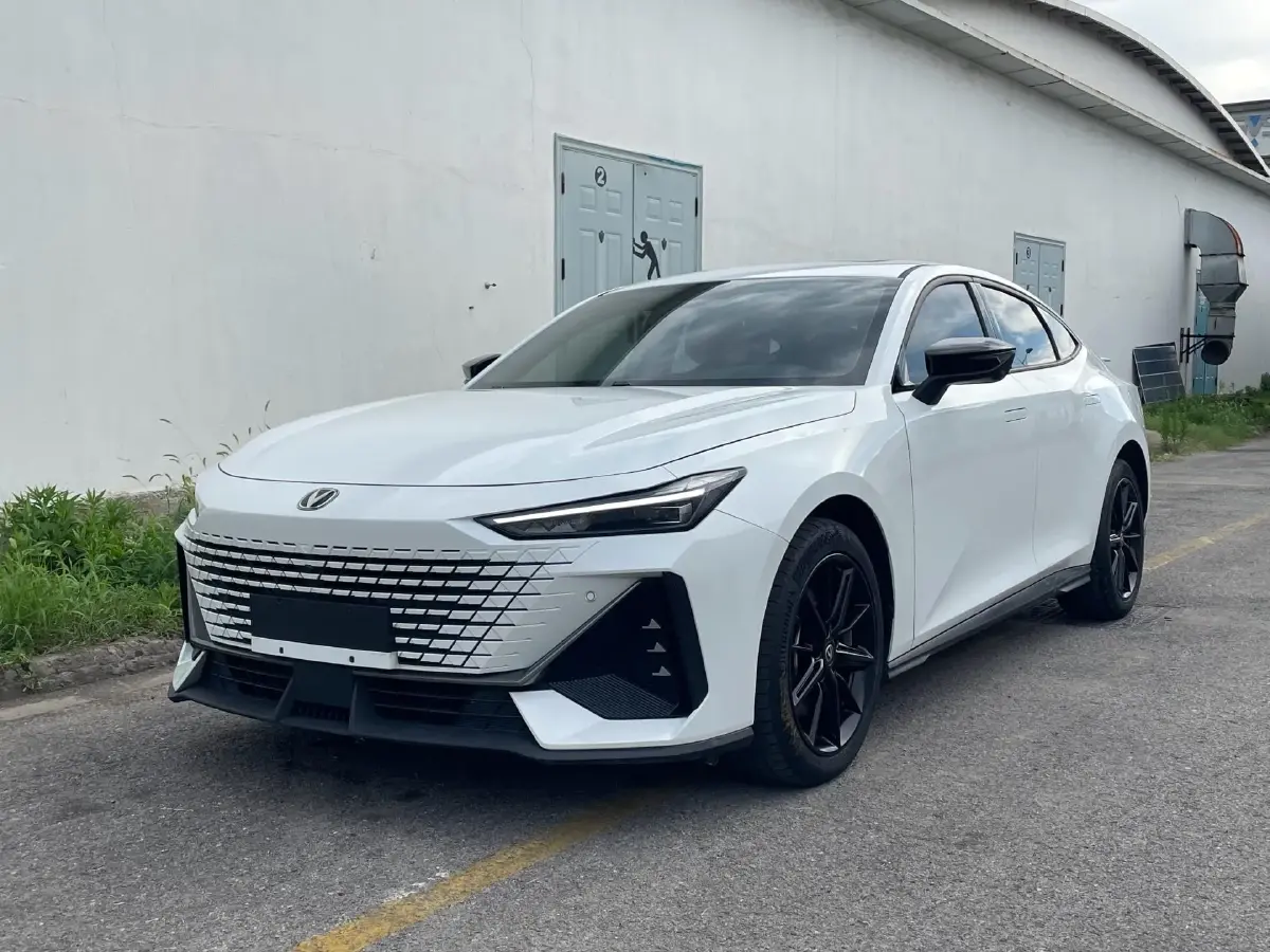 2023 ChangAn UNI-V iDD 1.5T 170HP L4 6TCT PHEV 18.4KWH