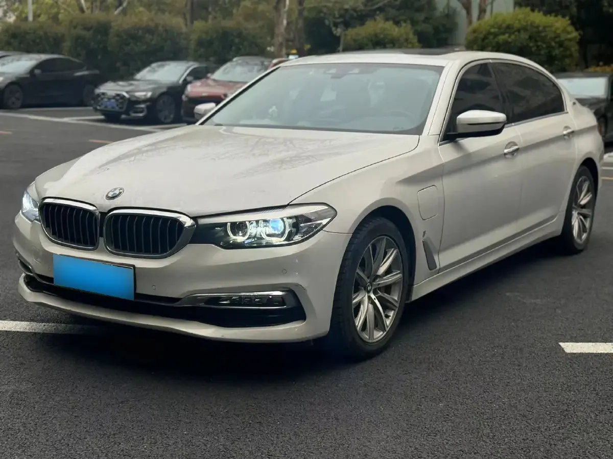 2020 BMW 5 Series 2.0T 184HP L4 8AT PHEV 17.7KWH