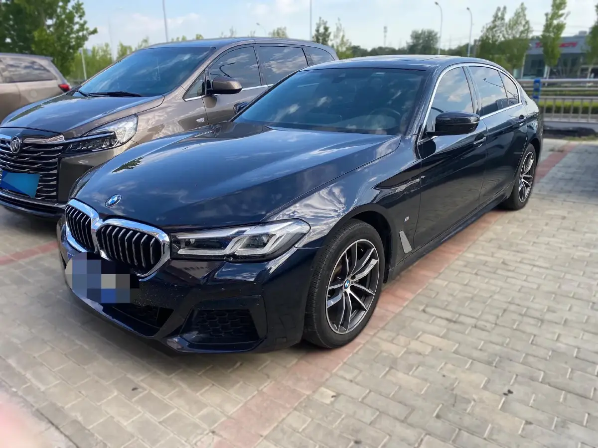 2022 BMW 5 Series 2.0T 184HP L4 8AT