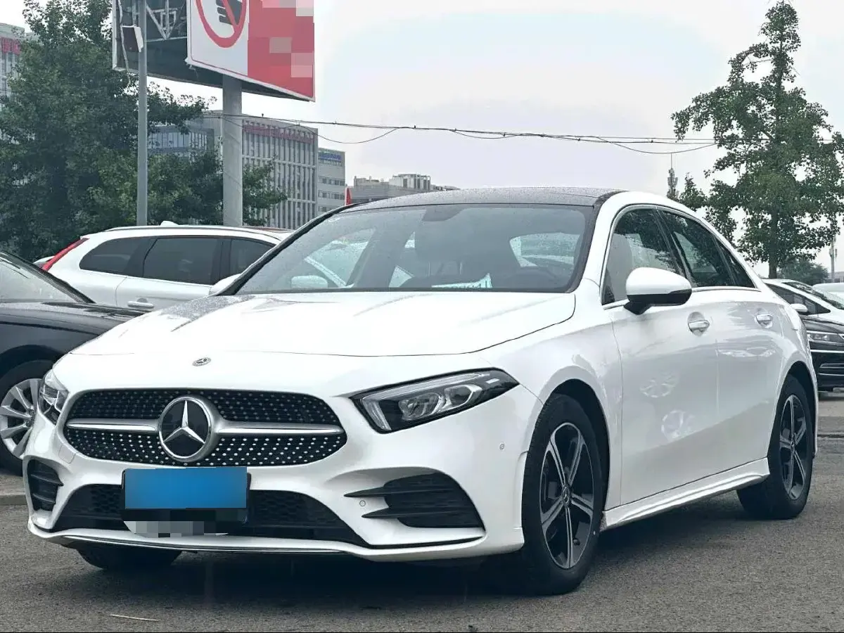 2022 Mercedes-Benz A Class 1.3T 163HP L4 7DCT