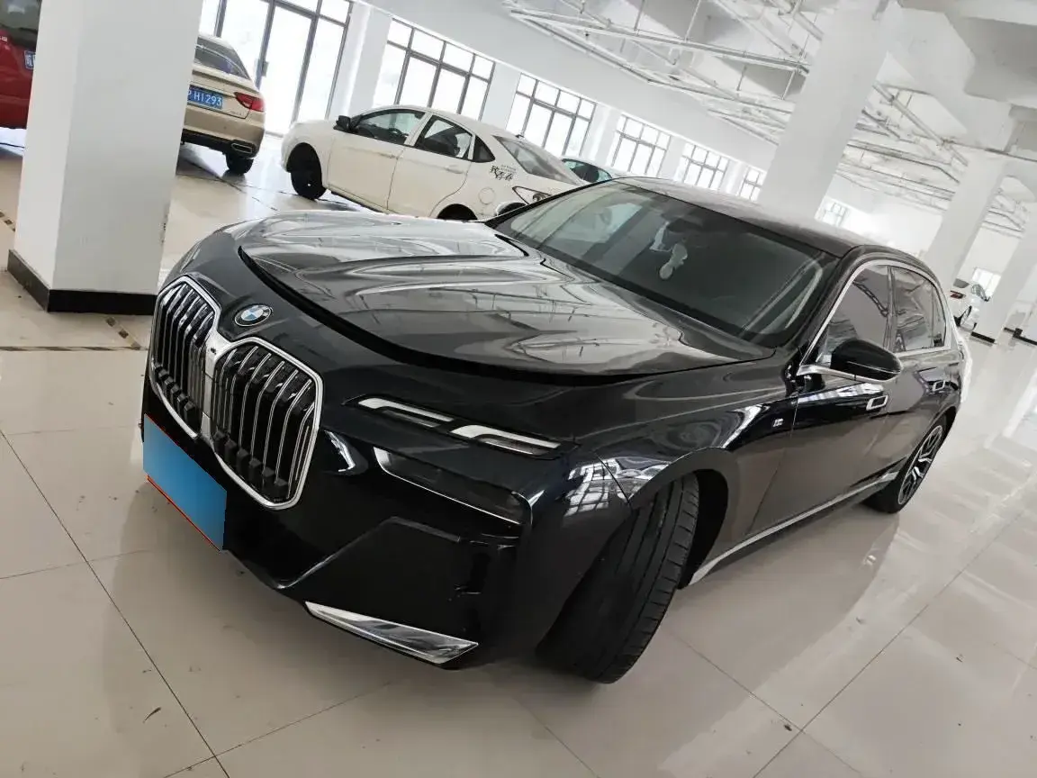 2023 BMW 7 Series 3.0T 272HP L6 8AT