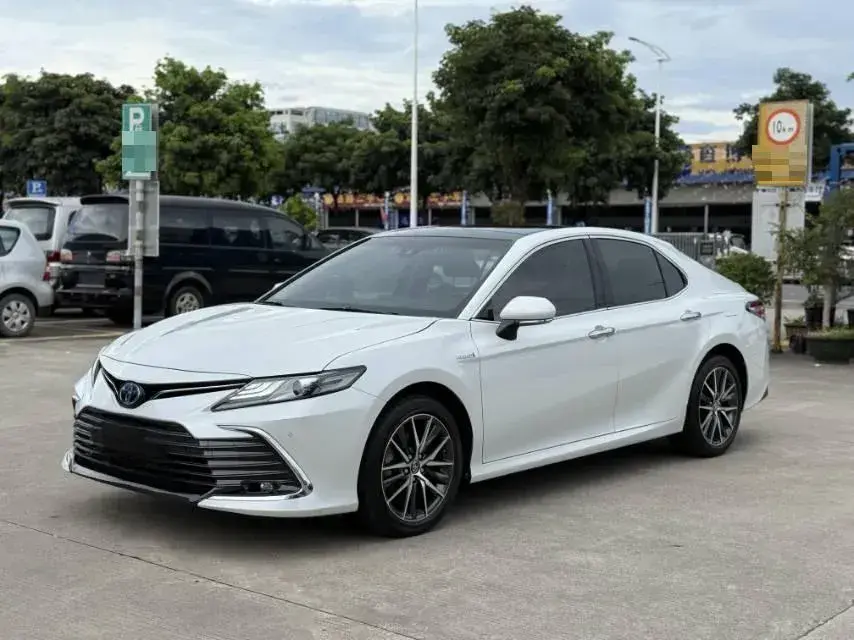 2021 Toyota Camry 2.5L 178HP L4 E-CVT Hybrid
