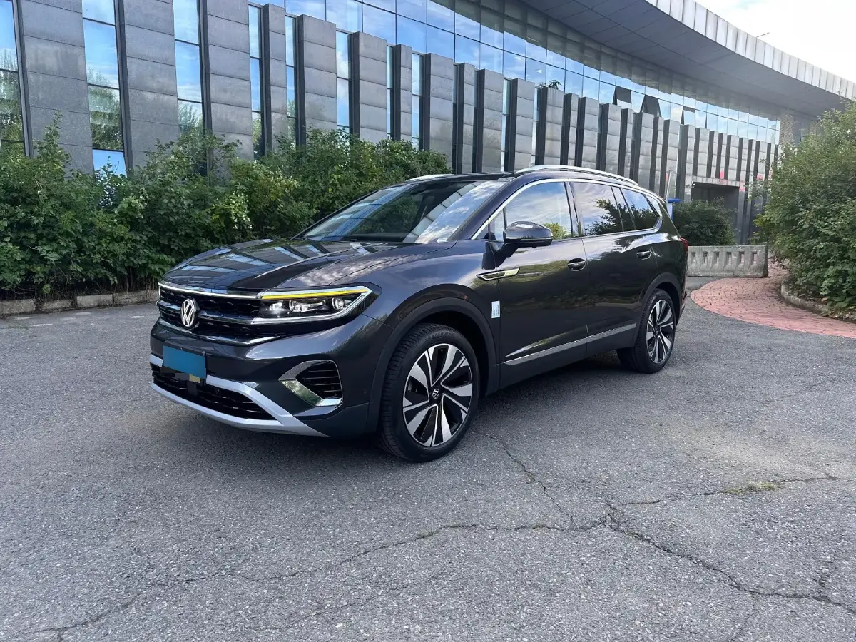 2023 Volkswagen Talagon 2.0T 220HP L4 7DCT