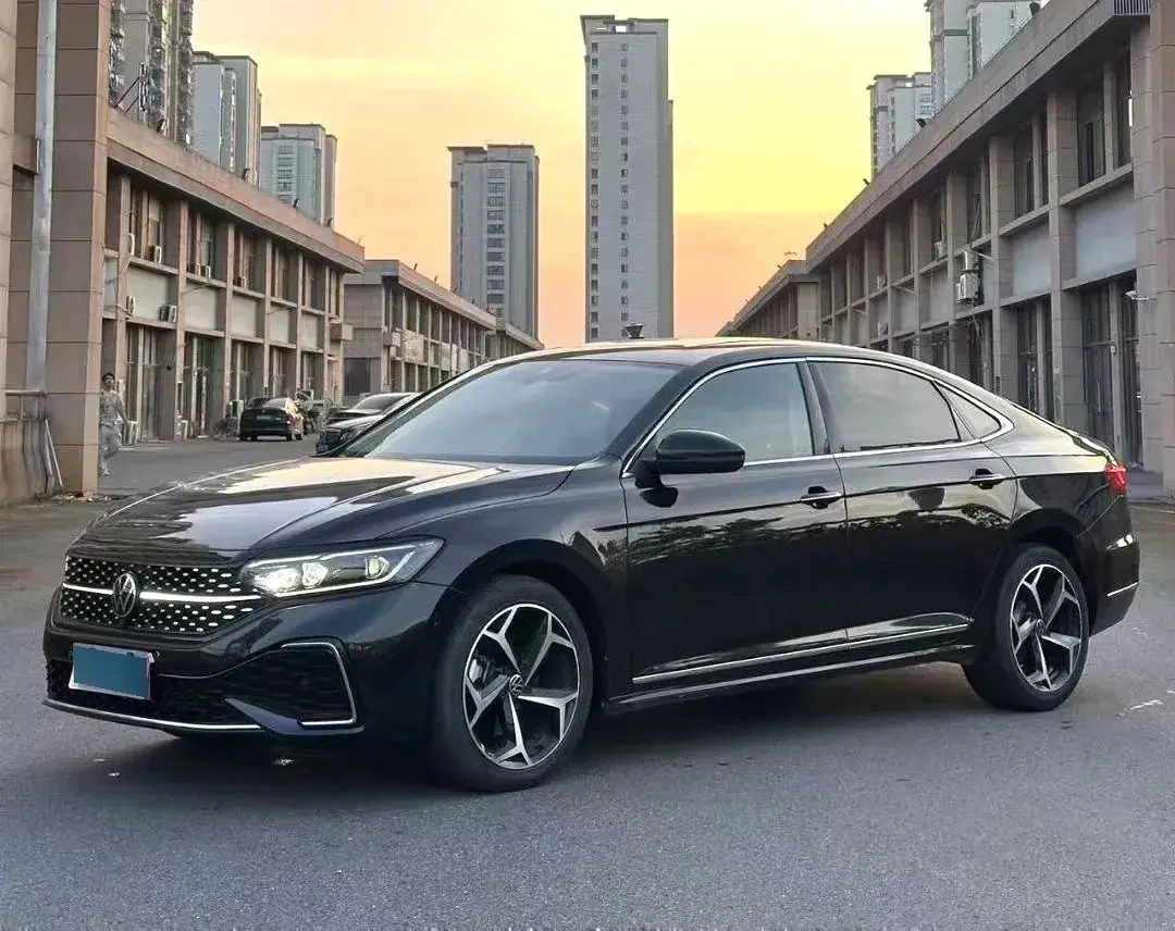 2022 Volkswagen Passat 2.0T 186HP L4 7DCT