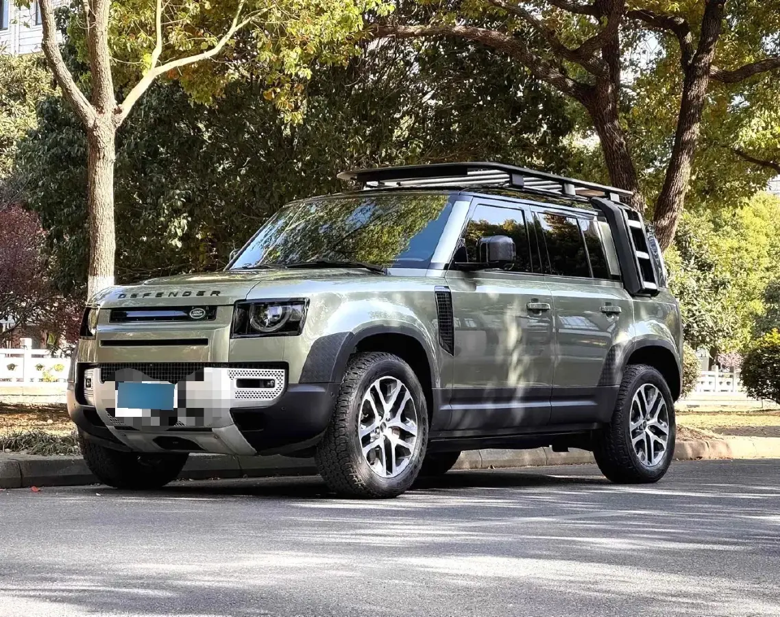 2025 Land Rover Defender 3.0T 400HP L6 8AT