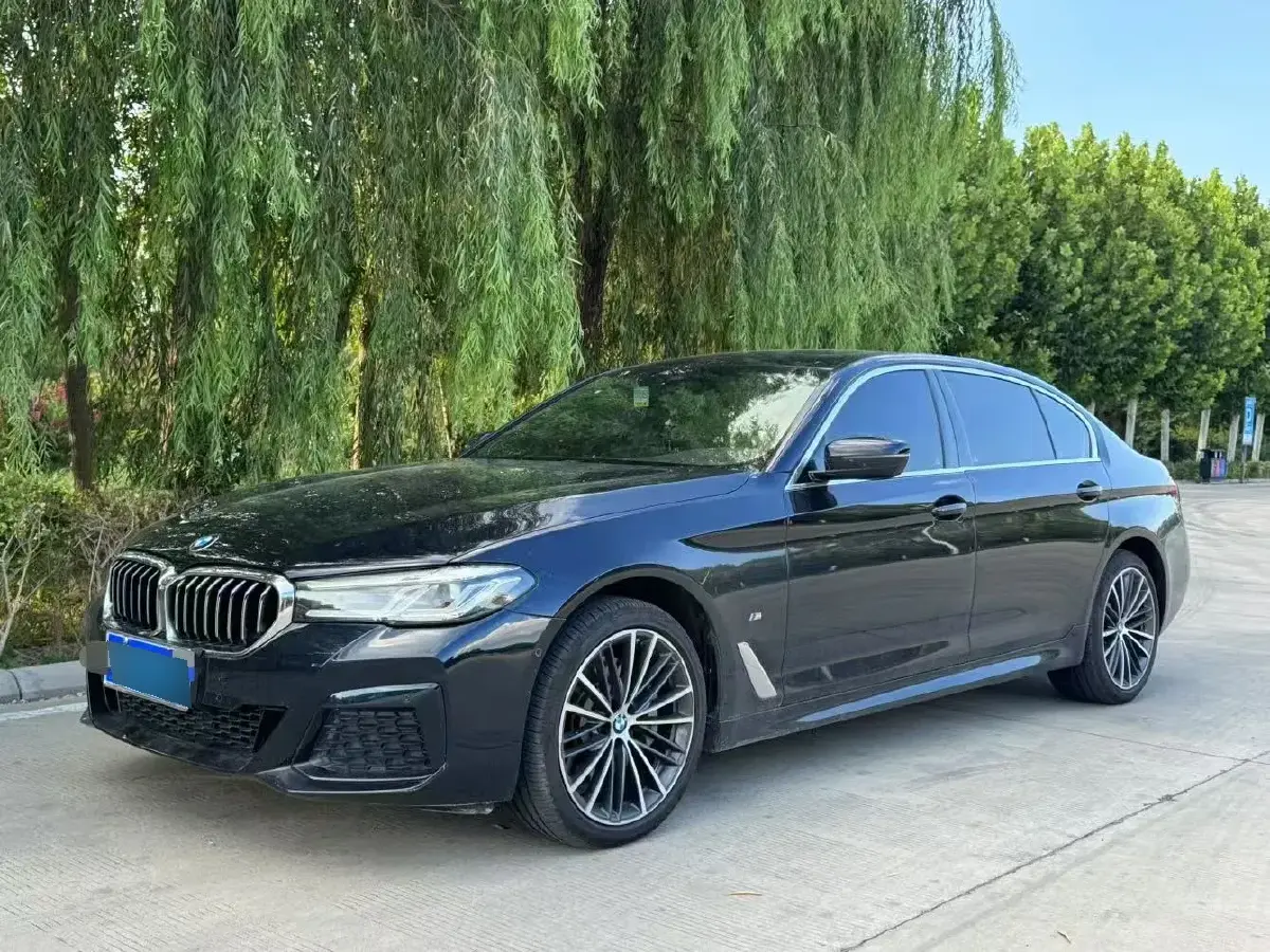 2023 BMW 5 Series 2.0T 245HP L4 8AT