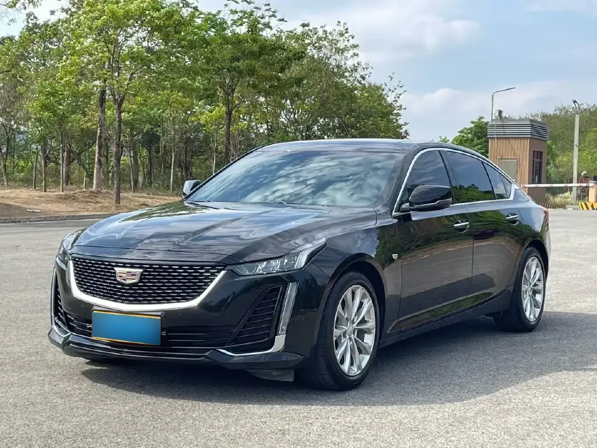 2022 Cadillac CT5 2.0T 237HP L4 10AT