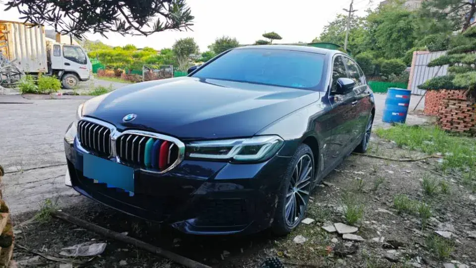 2022 BMW 5 Series 2.0T 252HP L4 8AT