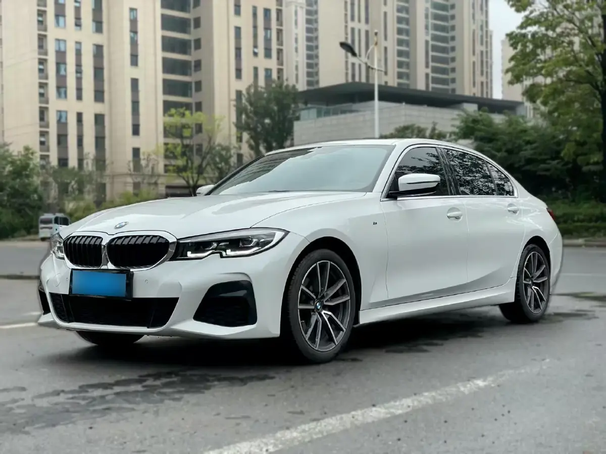 2022 BMW 3 Series 2.0T 184HP L4 8AT