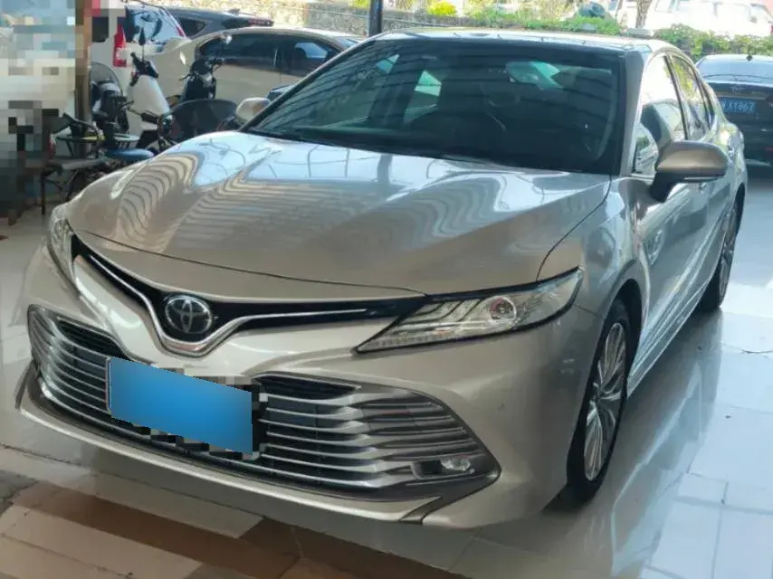 2019 Toyota Camry 2.5L 209HP L4 8AT