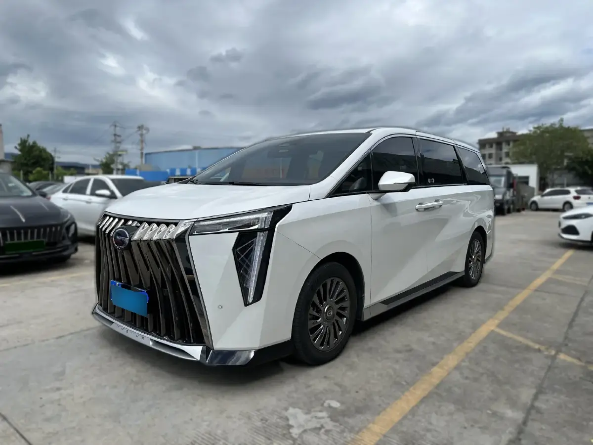 2023 GAC Trumpchi M8 2.0T 190HP L4 E-CVT Hybrid