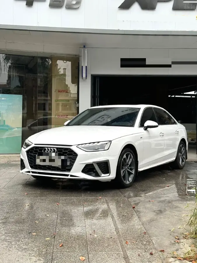 2022 Audi A4L 2.0T 190HP L4 7DCT