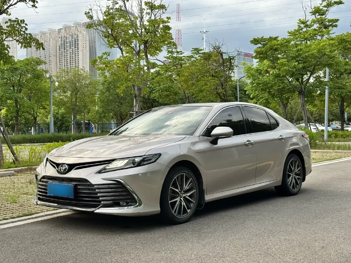 2021 Toyota Camry 2.5L 209HP L4 8AT
